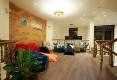 Lobby 4 Leuleu 1 - Leuleu Hostel & Coffee
