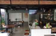 Restoran 7 Sleepaholic Hostel