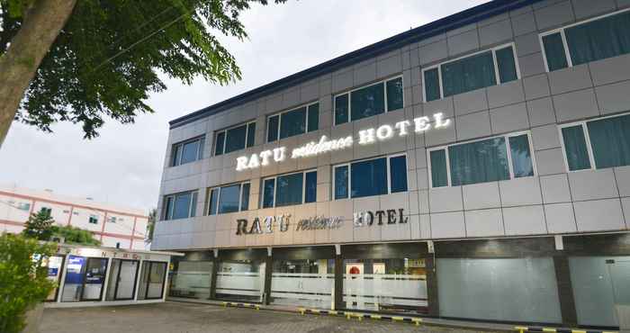 Luar Bangunan Hotel Ratu Residence