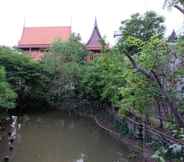 Atraksi di Area Sekitar 6 Luang Chumni Village
