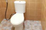 Toilet Kamar Sky Inn Japaris 1 Medan