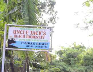 Luar Bangunan 2 Uncle Jack Beach Homestay 4 (AYG4)