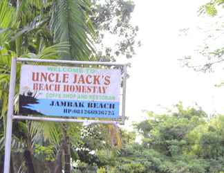 Exterior 2 Uncle Jack Beach Homestay 4 (AYG4)