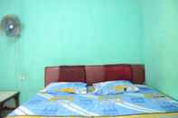 Kamar Tidur Uncle Jack Beach Homestay 4 (AYG4)