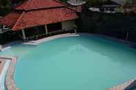 Swimming Pool Pantai Mutiara Hotel