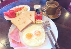 レストラン 7 Nat 2 Guest House