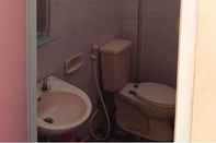 In-room Bathroom Pondok Sinarmas