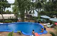 Kolam Renang 4 Discovery Island Resort and Dive Center