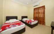 Kamar Tidur 3 Adina Drive In Motel