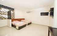 Kamar Tidur 6 Adina Drive In Motel