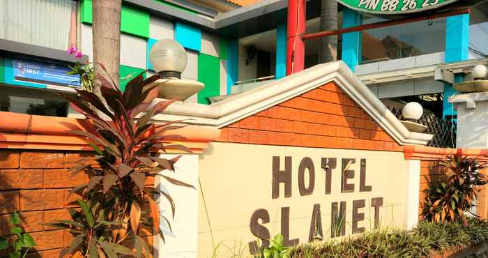 Luar Bangunan Hotel Slamet