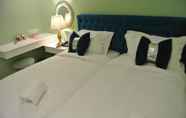 Kamar Tidur 7 1 Day Car Hotel Station 18