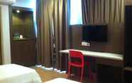 Kamar Tidur 4 Golden Peak Inn