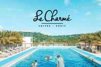 Kolam Renang Le Charme Suites Subic