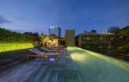 Swimming Pool 7 Ad Lib Bangkok