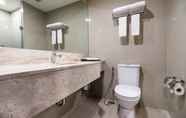 In-room Bathroom 4  SureStay Plus by Best Western Sukhumvit 2