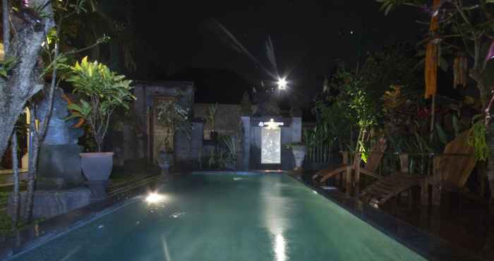 Swimming Pool Uma Loris Ubud