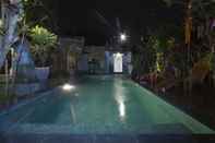 Swimming Pool Uma Loris Ubud