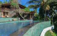 Kolam Renang 3 Bucu View Resort