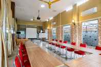 Accommodation Services OYO 615 Residence Puri Hotel Syariah