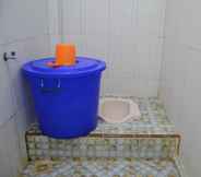 In-room Bathroom 3 Manik Ayu Kiluan 1