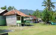 Luar Bangunan 5 Beach Side Room at Pak Sarmin Homestay Kiluan 1 (MLY1)