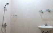 Toilet Kamar 6 Hotel Family Bandung