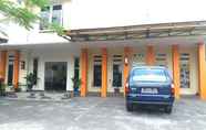 Exterior 2 Hotel Family Bandung