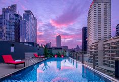 Swimming Pool 4 Travelodge Sukhumvit 11