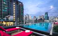 สระว่ายน้ำ 3 Travelodge Sukhumvit 11