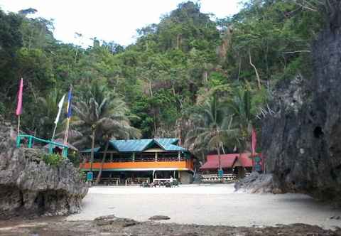 Lobi Turtle Cove Island Resort