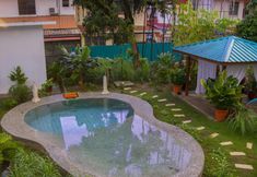Kolam Renang 5 Bike and Tours Bed and Breakfast
