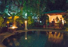 Kolam Renang 3 Bike and Tours Bed and Breakfast
