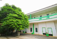 Bên ngoài 2 Habibah Syariah Hotel