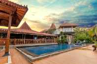 Kolam Renang Java Village Resort by HOMEE Yogyakarta