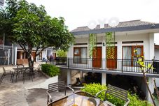 外部的 OYO 569 Cigadung Guest House Syariah