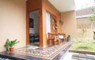 Bangunan 2 Family 5pax Homestay at Omah Cening