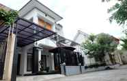 Luar Bangunan 5 Comfy Chic Room at Mentari Guest House