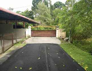 Exterior 2 Rumah Tumpangan Kak Ani