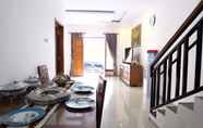 Restoran 5 Family 4 Bedroom at House of Adera