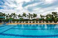 สระว่ายน้ำ Suan Palm Resort