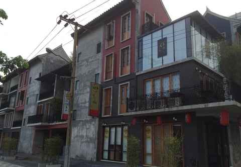 Exterior Tenten Hostel