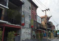 Exterior 3 Tenten Hostel