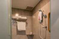 Toilet Kamar U Plus Budget Hotel