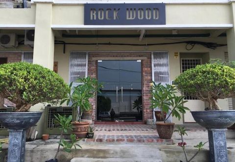 Bangunan Rock Wood Hotel