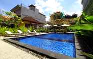 Swimming Pool 4 Dua Dara Inn Kuta