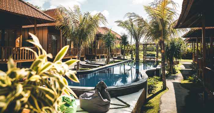 Swimming Pool Ocho Bali Villa