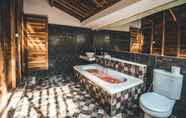 In-room Bathroom 7 Ocho Bali Villa