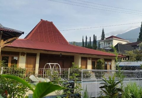 Lobi Cozy Villa Rumah Nenek at Kalisoro