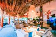 Bar, Kafe, dan Lounge Arinara Beach Resort Phuket (SHA Extra Plus)